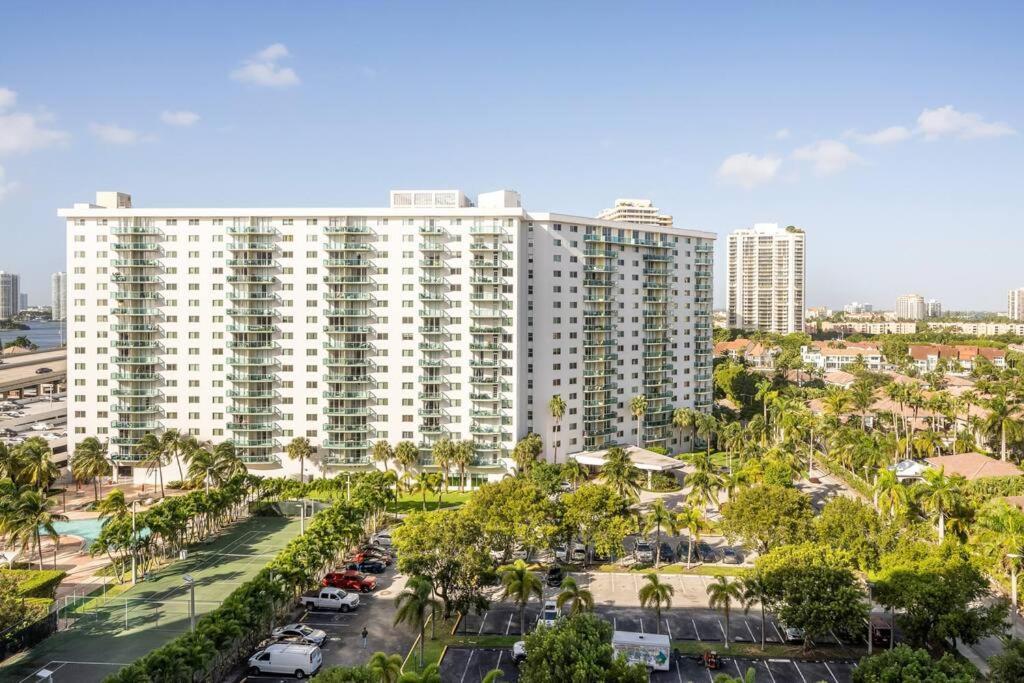 Ocean Reserve Sunny Isles 11Th Str-02330 Lägenhet Miami Beach Exteriör bild