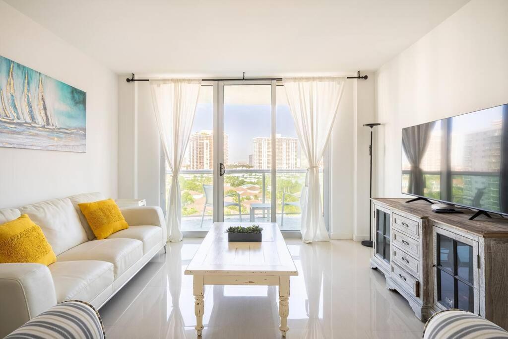Ocean Reserve Sunny Isles 11Th Str-02330 Lägenhet Miami Beach Exteriör bild