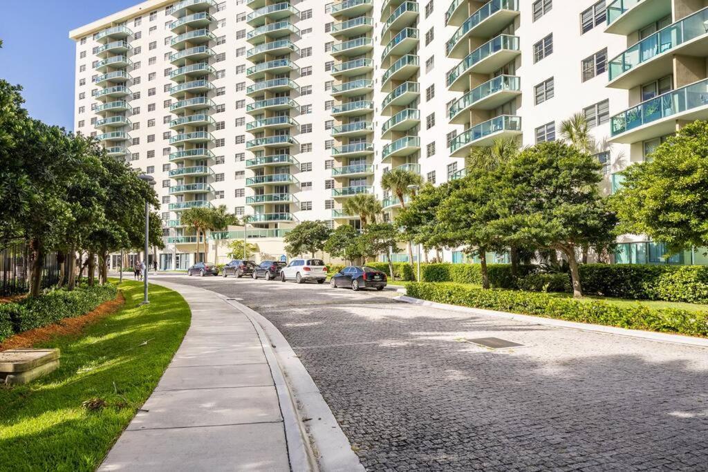Ocean Reserve Sunny Isles 11Th Str-02330 Lägenhet Miami Beach Exteriör bild